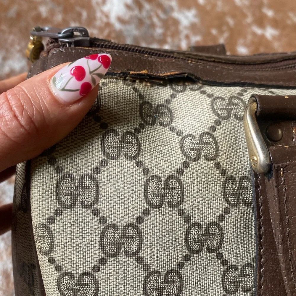 Authentic Gucci Boston Handbag with Cherryline - Picture 9 of 16